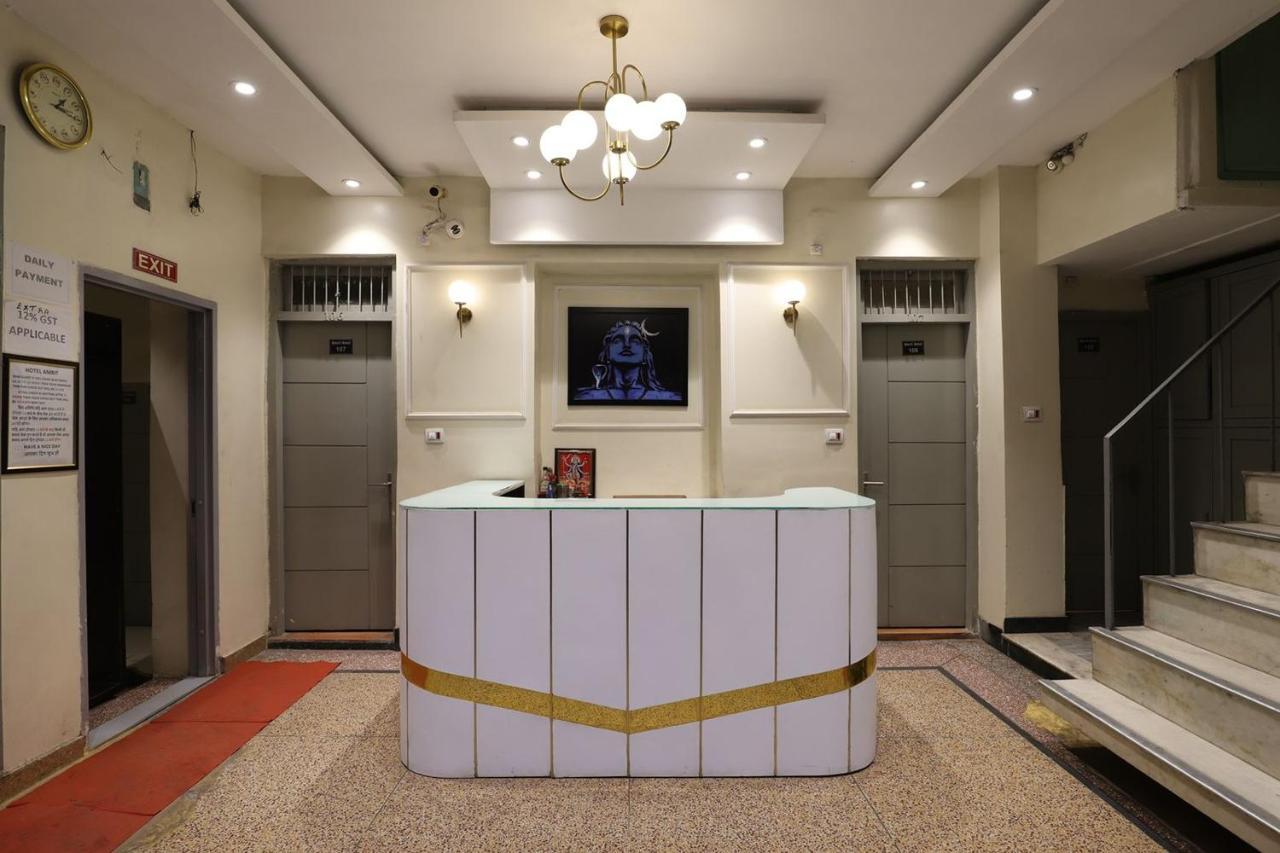 Amrit Hotel Нью-Дели Экстерьер фото