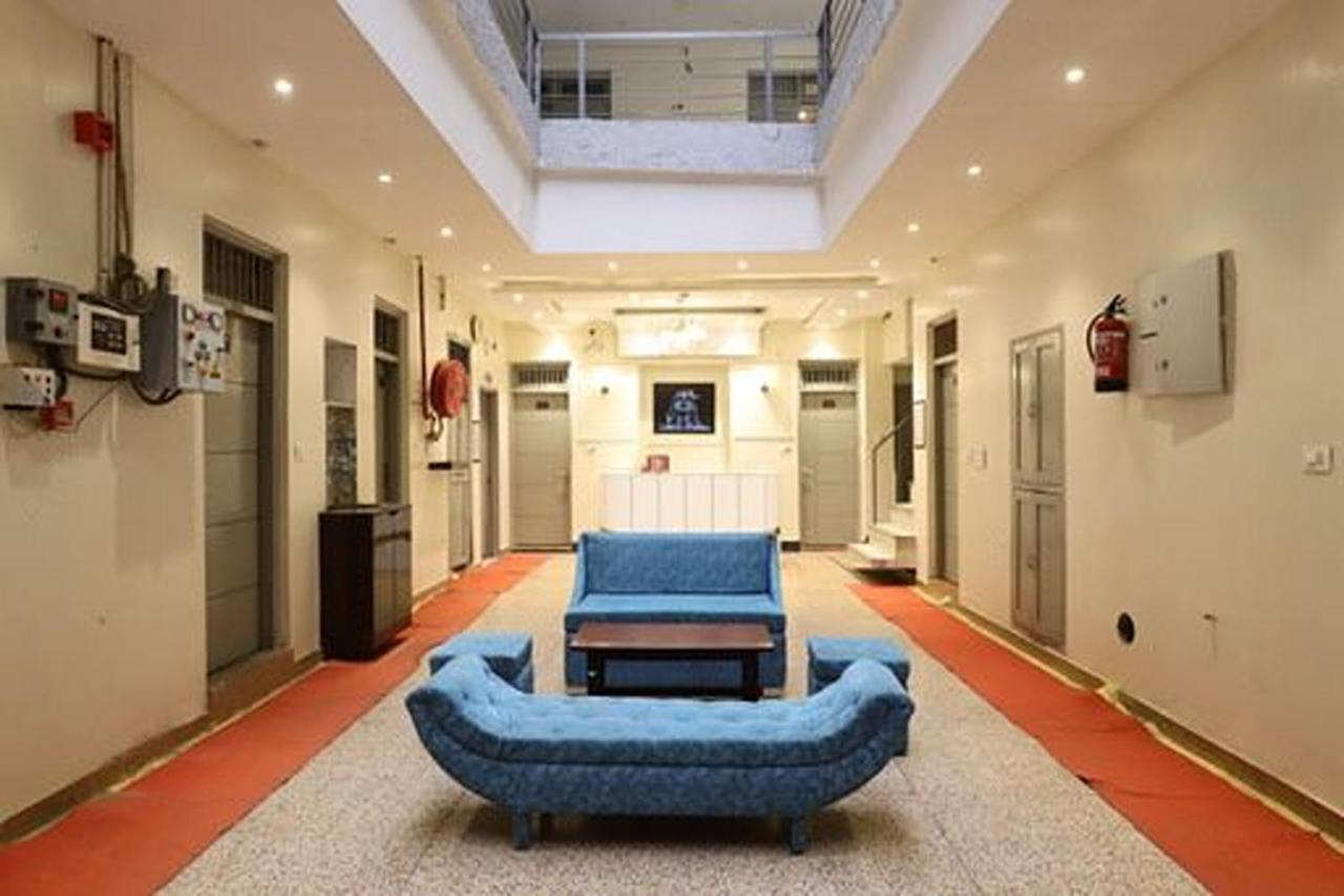 Amrit Hotel Нью-Дели Экстерьер фото