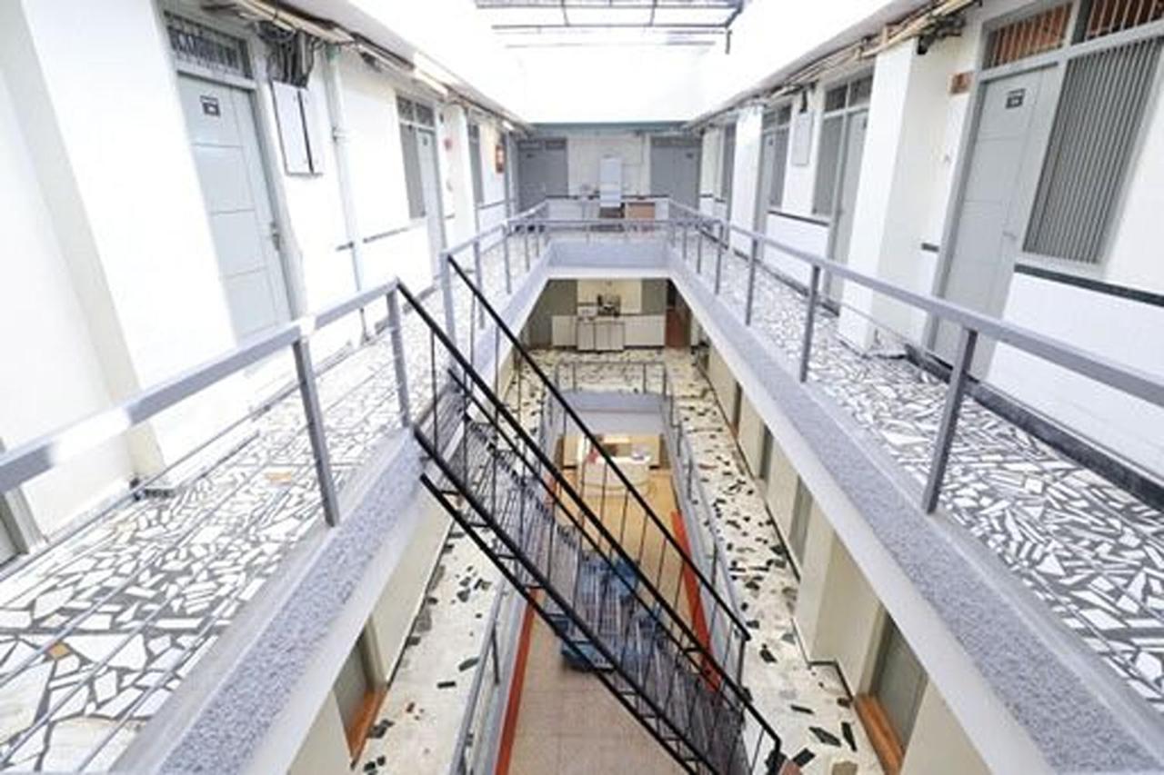Amrit Hotel Нью-Дели Экстерьер фото